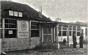 Haupteingang zum Atelierbetrieb im ehemaligen Gasthof am Melhopweg Ende der vierziger Jahre