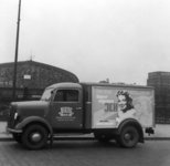LKW mit Werbung für das Esplanade-Theater um 1950
